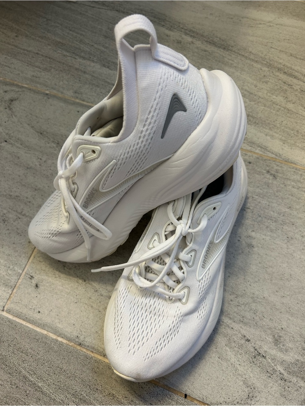 Brooks Glycerin 22 Runners 🤍🏃🏼‍♀️ - Picture 8 of 9